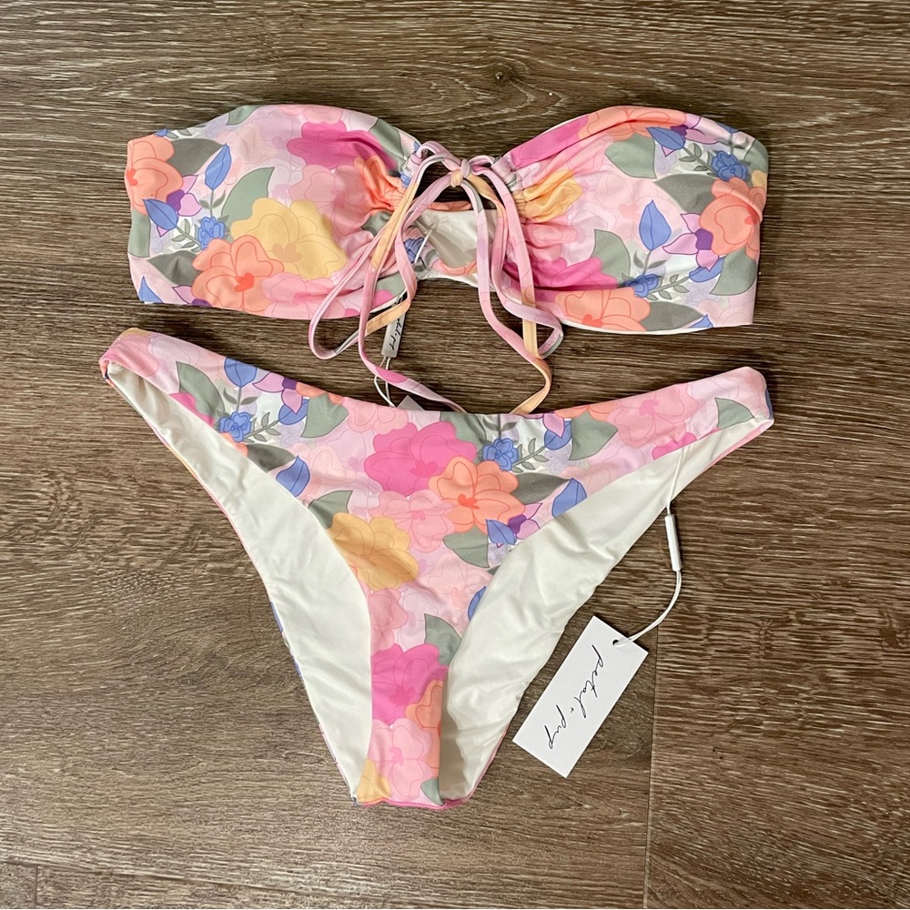 Bikini top and bottom set